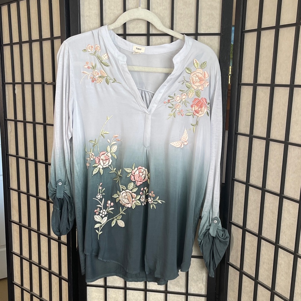 Elegant Floral Embroidered Blouse in Gray and Green